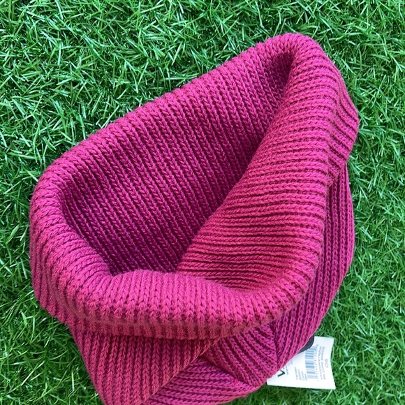 Vans MN Core Basics Beanie Raspberry Magenta WMNS - Picture 9 of 16
